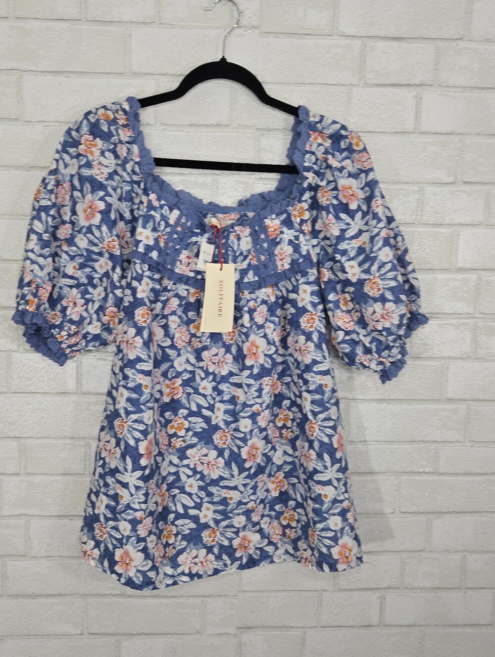 NWT Solitaire blouse with a square neckline and ruffled sleeves - Picture 4 of 13